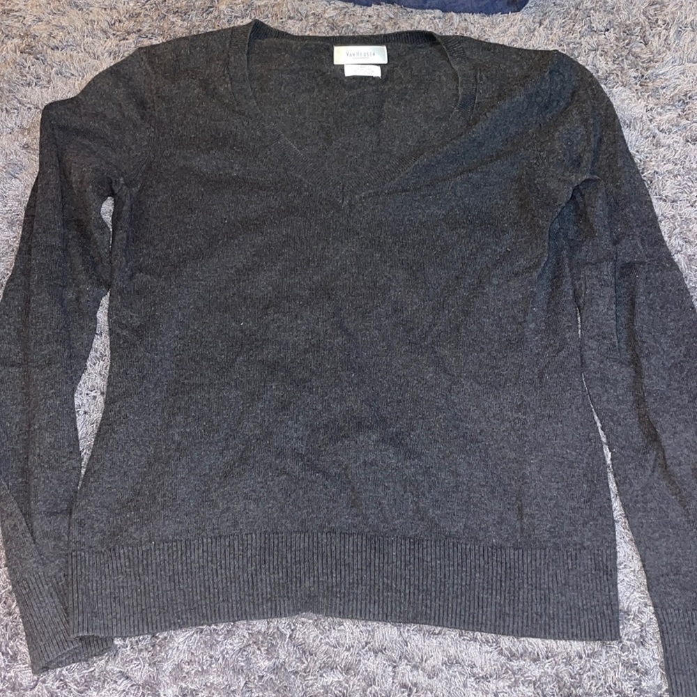 Van Huesen V-neck Sweater